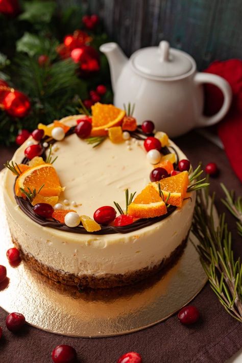 Aesthetic Christmas Cake, Cheesecake Decorating Ideas, Orange Cake Decoration, Orange Desserts, Aesthetic Lemon, Cheesecake Photos, Fruit Cake Design, Orange Cheesecake, Delish Cakes