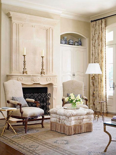 Take a few decorating tips from these shabby chic rooms. Infuse old European character into your space by blending modern elements with vintage accents, incorporating toile and painting your kitchen cabinets a beautiful country blue. Living Room Decor Country, French Country Living, French Country Bathroom, French Country Dining, French Country Bedrooms, Apartment Decoration, French Country Living Room, French Country Design, Country Living Room