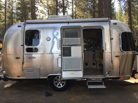 Sweet Rig for sale. Well maintained and in excellent condition. Great size to fit in any site, easy to tow. Equalizer weight distribution bars and hitch included. Fiamma double bike rack. New A/C installed Dec 2021 at Airstream of Bay Area CA New Goodyear Endurance tires May 2021. New AGM batteries Nov 2019. Custom wood […] Highlands Ranch Colorado, Airstream For Sale, Airstream Trailers For Sale, Airstream Trailers, Travel Nursing, Bike Rack, Equalizer, How To Make Bed, Custom Wood