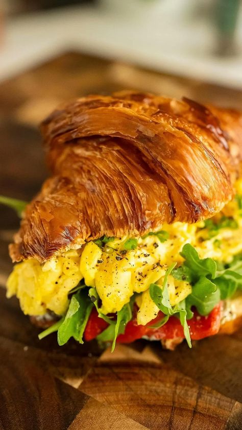 Scrambled egg croissant sandwich | Provecho Egg Croissant Sandwich, Egg Croissant, Creamy Vodka Sauce, Spicy Spaghetti, Ricotta Toast, Caprese Sandwich, Croissant Sandwich, Pasta Water, Burrata Cheese