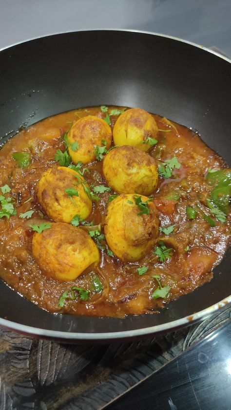 Egg Curry Snapchat Story, Egg Curry Recipe Indian, Kitchen Snap, Egg Snap, Cooking Snap, Egg Rice Recipe, Cash Indian, Egg Curry Recipe, Mehendi Decor