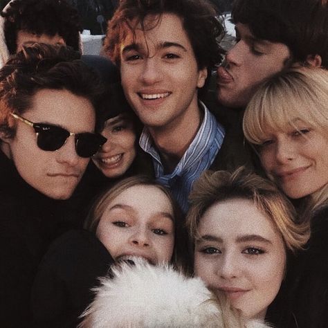 The Society Cast, Toby Wallace, Alex Fitzalan, Dystopian Movies, Olivia Dejonge, Kathryn Newton, Friend Goals, Best Friend Goals, Real Friends