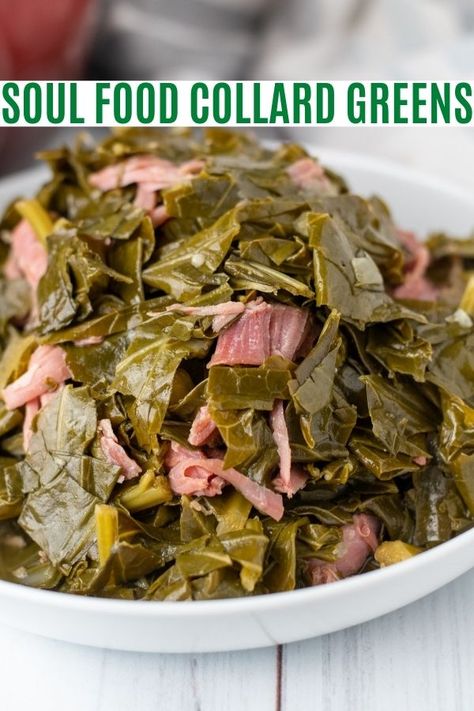 Soul Food Collard Greens with Smoked Turkey - Curbing Carbs Collard Green Seasoning, Ham Bone Recipes, Greens Recipe Soul Food, Southern Style Collard Greens, Chicken Tortillas, Greens Recipes, Southern Collard Greens, Side Dishes For Ham, Smoked Turkey Legs