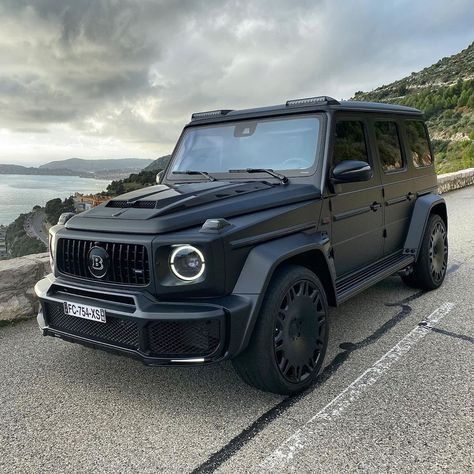 Live upload 📸😁 - Mer, Terre et Montagnes...Notre G63 Brabus noir mat est prêt à affronter tous les environnements avec ses 700cv ⚔️🦍 -… Mercedes Jeep, Black Mercedes, Tmax Yamaha, Black Mercedes Benz, مرسيدس بنز, Desain Pantry, Dream Cars Mercedes, Benz G Class, Mercedes Benz G Class