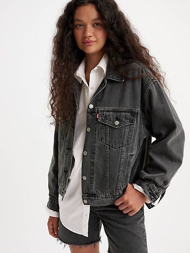 90s Trucker Jacket - Black | Levi's® CA Trina Outfits, Levis Jean Jacket, Levis Outfit, Tencel Denim, Levis Denim Jacket, 90s Party, Black Levis, 90s Denim, Levis Jacket