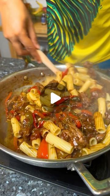 Maxwell on Instagram: "BROWN STEW CHICKEN PASTA 🥵🥵🥵

All recipes can be found at maxillicious(dot)com 🔥 or click the link in my bio! All for the price of a coffee! 👀

#jamaica #jamaican #chicken #jerkchicken #brownstewchicken" Rasta Pasta, Brown Stew Chicken, Jerk Chicken, Chicken Stew, Jamaican Recipes, Caribbean Recipes, Chicken Pasta, Stew, Pasta Dishes