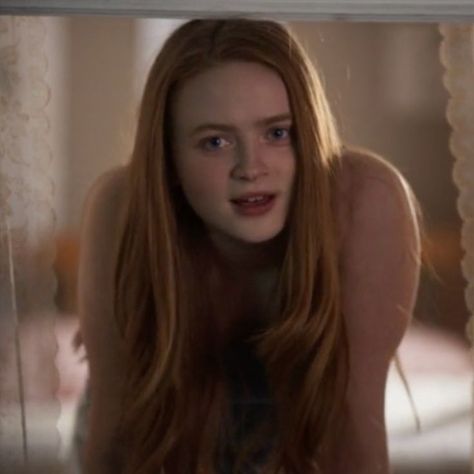 sadie sink as tess denunzio in dear zoe Tess From Dear Zoe, Tess Denunzio Icons, Sadie Sink Movies, Michael Jackson Popcorn, Dear Zoe, Saide Sink, Ciara Bravo, Sarah Snook, Hair Color Auburn