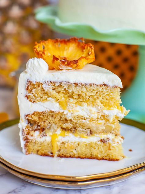 Pineapple Cake with Pineapple Buttercream (video) Pineapple Layer Cake Recipe, Best Pineapple Cake, Pineapple Dream Cake, Dried Pineapple Flowers, Pineapple Buttercream, Pineapple Cake Decoration, Pineapple Curd, Easy Pineapple Cake, Cake With Pineapple