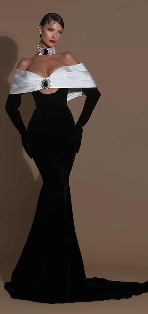 Couture Fashion Aesthetic, Black And White Red Carpet Dress, Black Tie Christmas Pictures, 90s Hollywood Glam, Old Black Hollywood Glamour, Black Hollywood Dress, Old Hollywood Theme Party Outfit, Hollywood Glamour Party Outfit, Classy Photoshoot Ideas Glamour