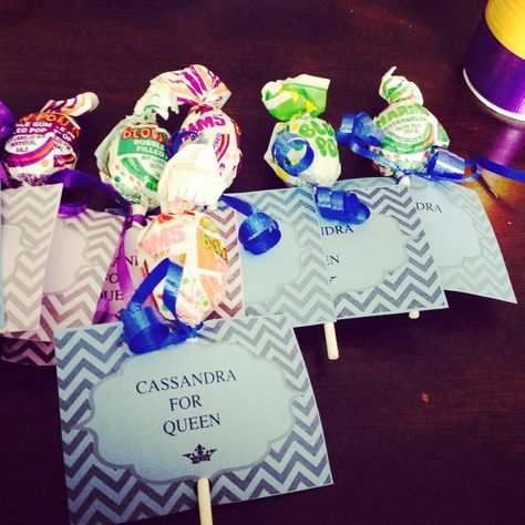 Campaign give away idea for my daughters end of school year dance. Homecoming Court Campaign Ideas Candy, Homecoming Campaign Ideas Candy, Prom Campaign, Hoco Queen, School Campaign Ideas, School Campaign Posters, Homecoming Campaign, Homecoming Poster Ideas, School Campaign