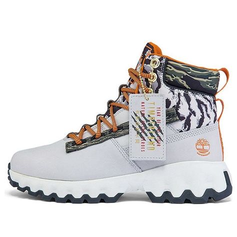 (WMNS) Timberland Funcional A2MV6W (SNKR/Women's/Non-Slip/Wear-resistant) Custom Timberland Boots, Timberland Boots Style, Men Winter Shoes, Gents Shoes, Timberland Boots Mens, Timberland Boots Women, Shoes Boots Timberland, Casual Shoes Outfit, Nike Fashion Shoes