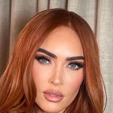 Megan Fox Orange Hair, Megan Fox Copper Hair, Megan Fox Red Hair, Hairstyles For Lazy Days, Ronze Hair, Straight Hair Styles, Hair Play, Ghd Hair, Red Hair Inspo