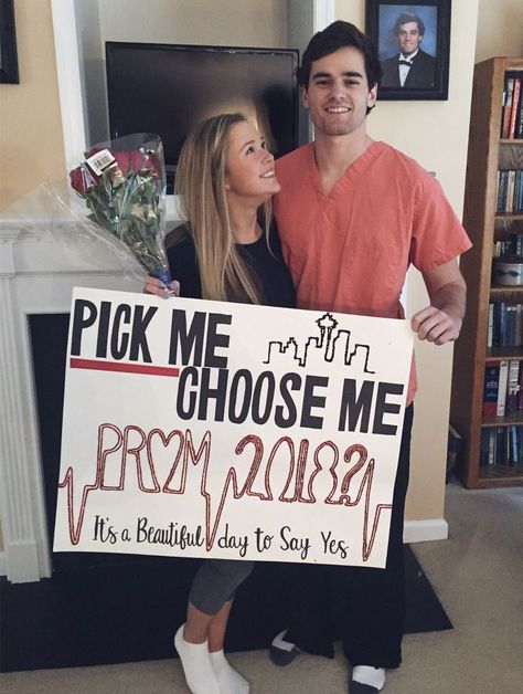 Hogwarts Brief, Creative Prom Proposal Ideas, Cute Hoco Proposals, Cute Promposals, Funny Prom, Prom Posters, Cute Homecoming Proposals, Cute Prom Proposals, Asking To Prom