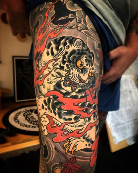 Byakko ・ ・ ・ ・ ・ #horitomo #tattooart #tebori#tattooartist #irezumi #japanesetattoo #japaneseart #byakko #白虎 #traditionalart… Japanese Style Tattoo, Bodysuit Tattoos, Leopard Tattoo, Japanese Tiger Tattoo, Tattoo Japanese Style, Leopard Tattoos, Japanese Tiger, Dragon Sleeve Tattoos, Flame Tattoos