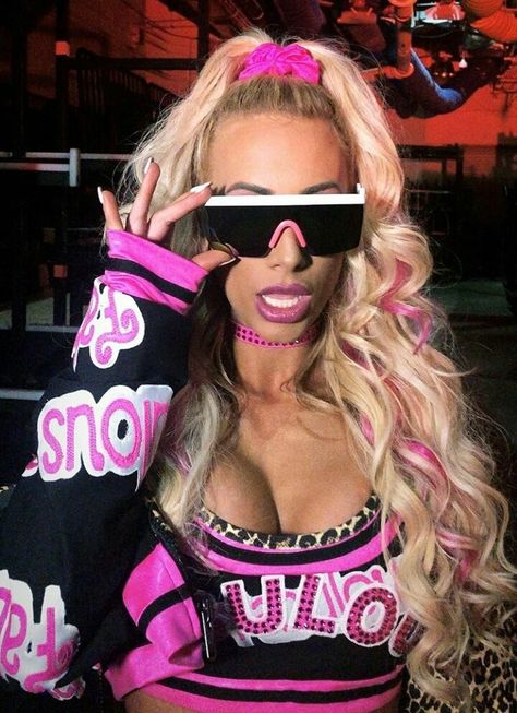 Carmella 😍😎 #SummerSlam Wwe Carmella, Wrestling Women, Carmella Wwe, Manly Stuff, Wwe Women, Wwe Legends, Lil Boy, Baby Sister, Professional Wrestling