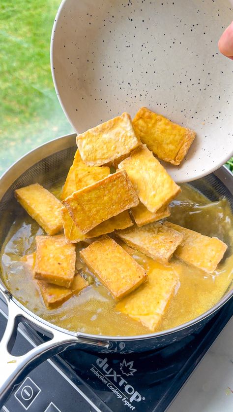 Lemon Caper Tofu - That Vegan Babe Air Fried Tofu, Tofu Protein, Tofu Seasoning, Tofu Chicken, Lemon Caper Sauce, Caper Sauce, Vegan Parmesan Cheese, Vegan Beans, 15 Minute Meals