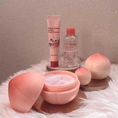 cc: katpurrful Peach Makeup Products, Peach Scented Products, Korean Skin Care Aesthetic, Lip Care Diy, Alat Makeup, Peach Makeup, Lip Care Routine, Peach Aesthetic, Pretty Skin Care