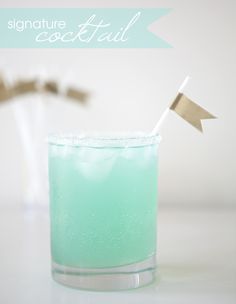 The Cool Caribbean Mist Cocktail ~ these refreshing turquoise beverages, go down easy and are the perfect color!! #turquoisecocktail Cocktail Bleu, Mango Rum, Blue Drink, Essense Of Australia, Tequila Sunrise, Blue Curacao, Wedding Drink, Drink Recipe, Signature Drinks