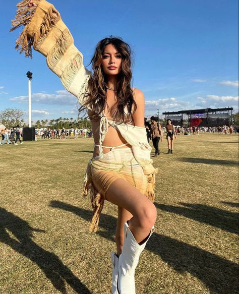 Festival Themed Party Outfit, Parklife Outfit, Coachella Festival Outfit, Coachella Inspired Outfits, Glastonbury Fashion, Outfit Coachella, Cowgirl Outfits For Women, Festival Themed Party, Uk Festival