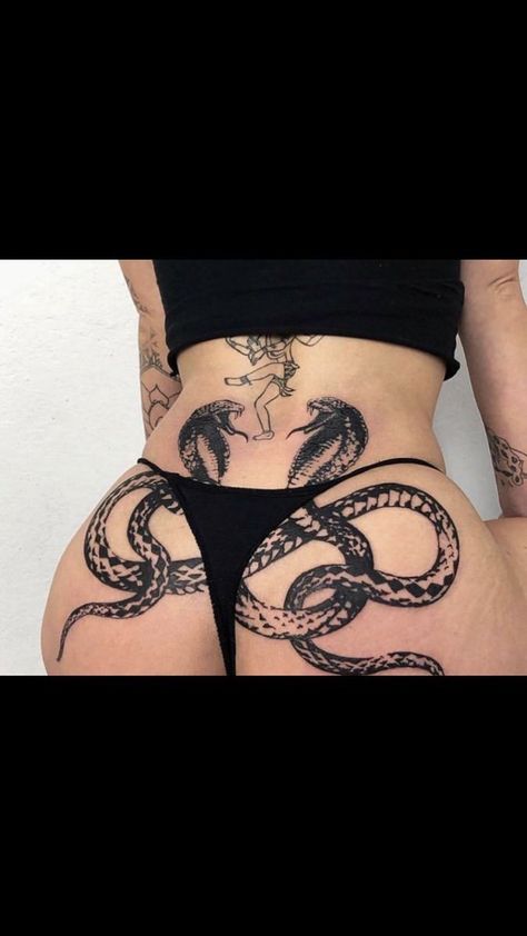 Bum Tattoo, Pretty Tattoos For Women, Badass Tattoos, Tattoo Life, Snake Tattoo, Dope Tattoos, Tattoo Design Drawings, Piercing Tattoo, Creative Tattoos