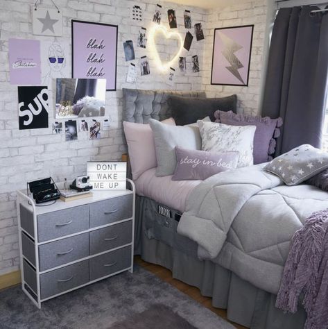 Purple Dorm Rooms, Purple Dorm, College Bedroom Decor, Dream Dorm Room, Dorm Room Styles, Dorm Inspiration, College Dorm Room Decor, Dorm Room Designs, Girls Dorm Room