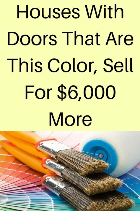 Painting A Front Door, Painted Front Door Ideas, Paint Your Front Door, Old Door Projects, Best Front Door Colors, Halloween Front Porch Decor, Thanksgiving Decorations Diy, Halloween Front Porch, Painted Front Doors