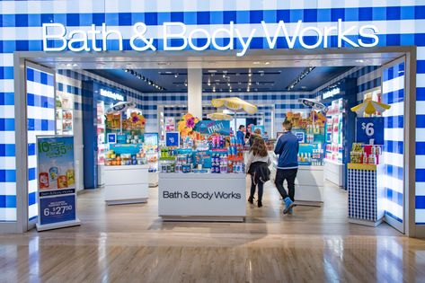 Will Pressure From Investors Lead Victoria's Secret and Bath & Body Works to Split Into 2 Stocks? Bath And Body Works Store, Bath And Body Works Candles, Bath And Body Perfume, Perfume Organization, Make Up Tools, Bath And Body Work, Bath And Body Works Perfume, Body Photography, Wallpaper Bts