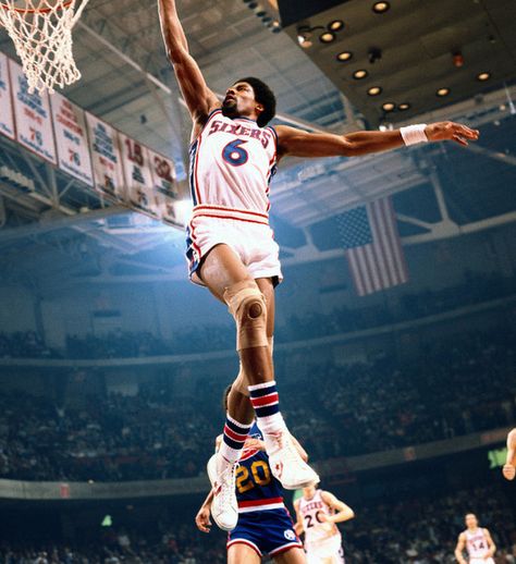 Sport Photography by Neil Leifer Coldest Moments, Neil Leifer, Julius Erving, Dr J, Basketball Posters, Basketball Photography, Basketball Legends, Sports Pictures, Sport Photography