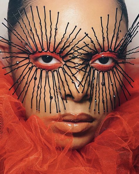 Avant Garde Makeup Editorial, Editorial Makeup Photography, Fashion Editorial Makeup, Creepy Halloween Makeup, Face Art Makeup, Avant Garde Makeup, Halloween Makeup Inspiration, Creative Eye Makeup, Horror Movie Characters