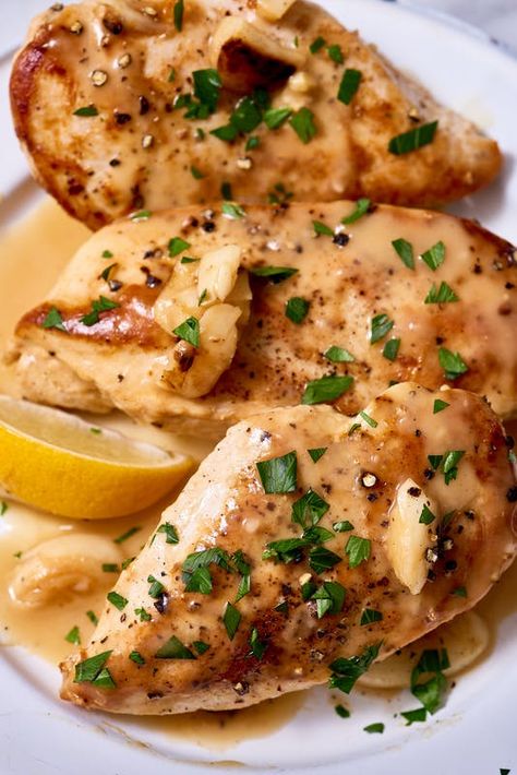 Lemon Garlic Chicken Breast, Lemon Garlic Chicken, Fall Cooking, Chicken Slow Cooker Recipes, Slow Cooker Pork, Garlic Chicken, Slow Cooker Chicken, Bell Pepper, Chicken Breast Recipes