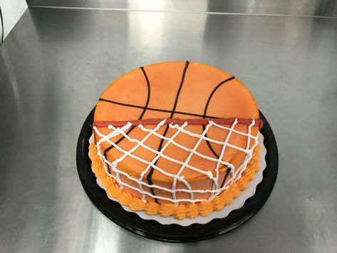 Summer Buttercream Cakes, Round Basketball Cake, Dq Ice Cream Cake Decorating Ideas, 8 Inch Round Cake Design, Single Layer Cake Designs, Back To School Cake Ideas, Dq Cakes Designs, Summer Cake Designs, Basketball Cakes