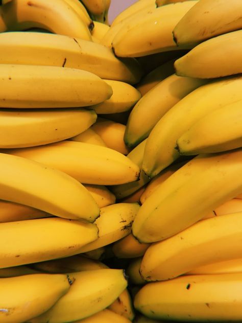 Banana Facts, Banana Picture, Dairy Free Protein, Program Diet, Banana Fruit, Yellow Foods, Fruit Wallpaper, Banana Peel, Fruit Photography