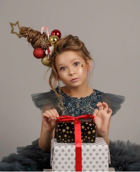 Xmas Hairstyles, Easter Hairstyles For Women, Xmas Photos, Easter Hairstyles For Kids, Christmas Shoot, Christmas Mini Sessions, Wacky Hair Days, Creative Christmas Trees, Wacky Hair