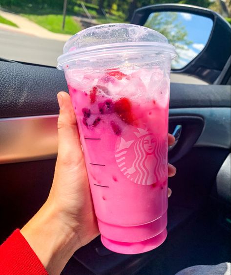 Dragon Fruit Drink, Dragon Drink, Pink Drink Recipes, Toffee Nut, Birthday Freebies, Starbucks Refreshers, Starbucks Inspired Ice Coffee, Pink Drink, Raspberry Syrup