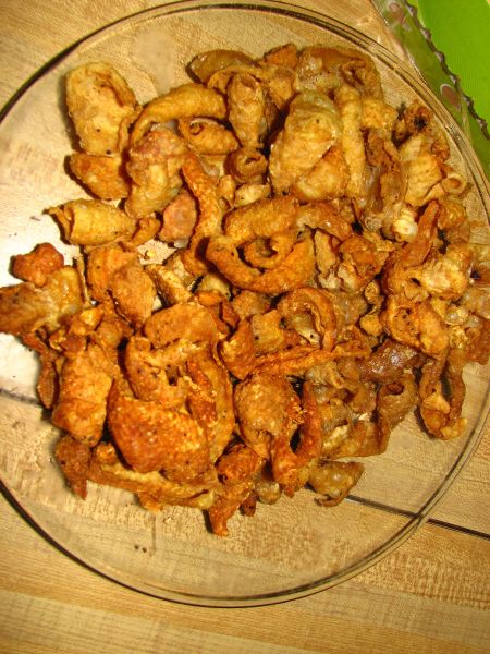 Cracklins Recipe, Watching A Movie, Movie Snacks, Chicken Skin, Filipino Food, Watching Movies, Filipino Recipes, The Chicken, Fun Snacks