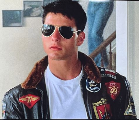 Tom Cruise Hot, 80’s Men, Tom Cruise Movies, 80s Men, Aviator Style, Popular Shows, Tom Cruise, Big Bang Theory, White Boys