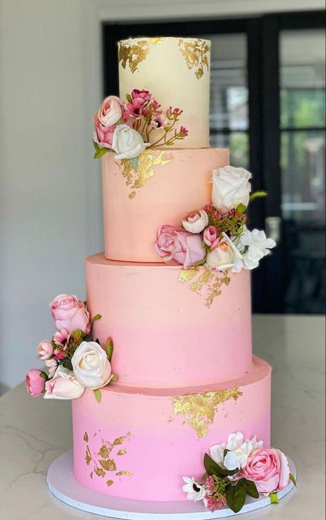 Bolo Do Barcelona, Sparkly Wedding Cakes, Hot Pink Cakes, Cream Wedding Cakes, Wedding Cake Options, Wedding Cake Pearls, Candy Birthday Cakes, Wedding Anniversary Cakes, Quinceanera Cakes