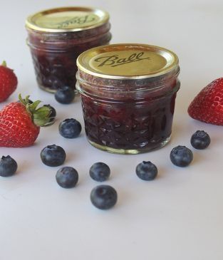 Honey - Berry Jam Balsamic Jam, Berry Jam Recipe, Blueberry Balsamic, Honey Jelly, Blueberry Rhubarb, Rhubarb Sauce, Jam Making, Jam Tarts, Seasonal Living