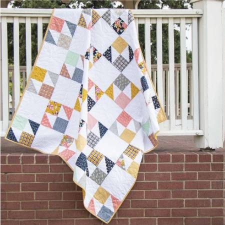 Charm Pack Quilt Patterns, Butterfly Patch, Charm Pack Quilt, The Quilt Show, Half Square Triangle Quilts, Cute Quilts, Shabby Fabrics, Triangle Quilt, How To Finish A Quilt