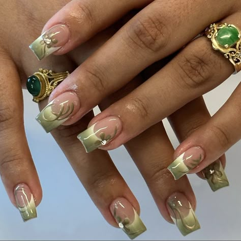 Green And Brown Almond Nails, Green Ombre French Tip Nails, Green And Brown Nail Designs, Green And Gold Short Nails, Green And Brown Nails Acrylic, Green Nail Designs Almond, Green And Gold Nails Short, Green Nails Acrylic Short, Earthy Tone Nails