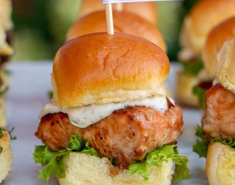 Grilled Salmon Bites, Salmon Sliders Hawaiian Rolls, Salmon Sliders Recipes, Salmon Appetizers For Party, Salmon Sandwich Recipes, Salmon Sliders, Salmon Appetizer Recipes, Homechef Recipes, Salmon Appetizer