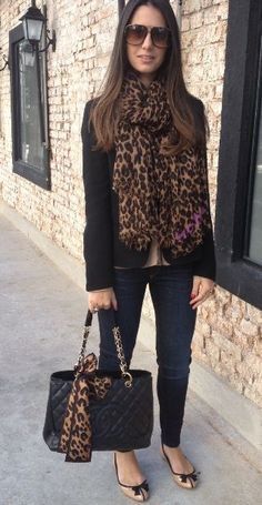 Fashion Women Outfits, Animal Print Outfits, Elegant Outfits, Leopard Fashion, Leopard Print Scarf, Ideas Outfit, Women Over 50, Women Outfits, Casual Fall Outfits