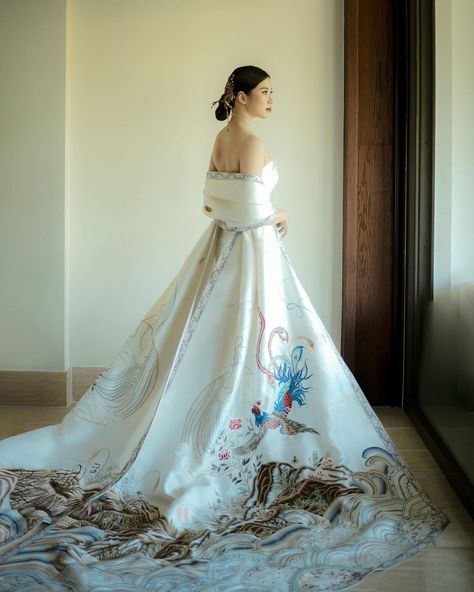 Hiantjen wedding dress Hian Tjen, Embroidered Silk, Pre Wedding, Pearl White, One Shoulder Wedding Dress, Ball Gowns, Dream Wedding, One Shoulder, Formal Dresses