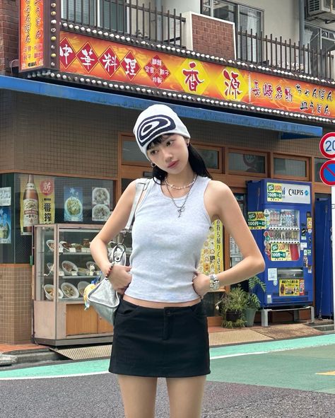 =^___^= Fits Check, Japan Fashion Street, Japan Street, Girl Code, Instagram Pose, Fashion Fits, Uk Fashion, Cute Photos, Bts Wallpaper