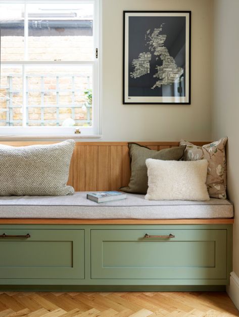 Kitchen Tour: Natural Light Streams into an Elegant Green Kitchen Long Banquette Seating, Small Kitchen Diner, Banquette Ideas, Dining Room Banquette, Bench Seating Kitchen, Banquette Seating In Kitchen, Victorian Renovation, Family Dining Table, Banquet Seating