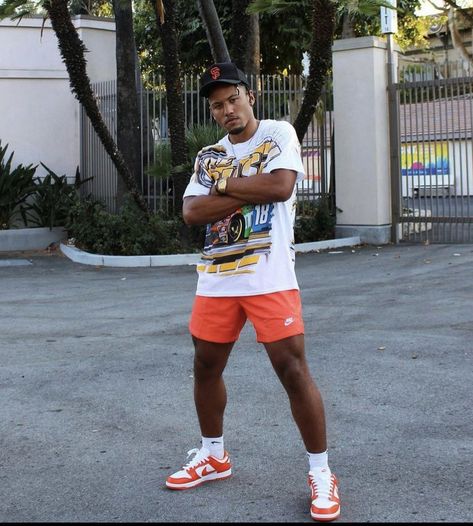 Orange Dunks Outfit Men, Orange Shorts Outfit Men, Orange Streetwear Outfit, Orange Shorts Outfit, Black Men Summer Fashion, Orange Dunks, Streetwear Outfit Men, Male Fits, Orange Streetwear