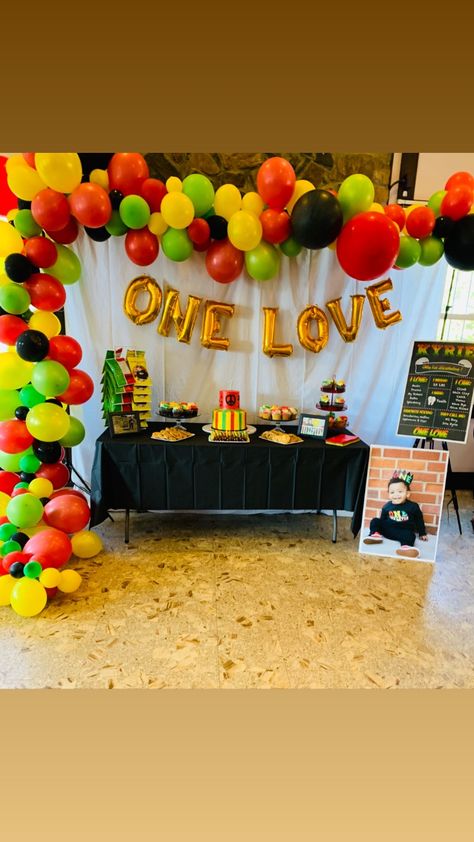 One Love Birthday Cake, Rasta First Birthday, Reggae First Birthday, Jamaica Birthday Ideas, Birthday Party Layout Ideas, Rasta Birthday Party, Bob Marley Themed Party Ideas, Reggae Birthday Party Ideas, Reggae Themed Party Ideas