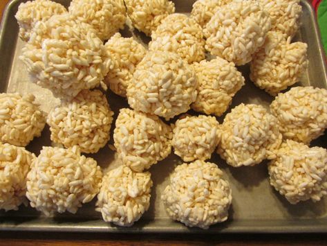 Puffed Rice Balls Recipe, Puffed Rice Recipes, Rice Puff Recipes, Rice Cookies, Rice Rolls, Snack Mixes, Puffed Rice, Holiday Snacks, Amish Recipes