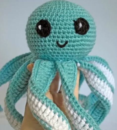 Crochet Big Octopus Free Pattern, Crochet Small Octopus, Large Crochet Octopus Free Pattern, Crocheted Octopus Pattern Free, Octopus Amigurumi Free Pattern, Free Crochet Octopus, Crochet Reversible Octopus, Crochet Puppets, Octopus Crochet Pattern Free