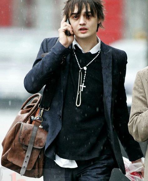 Peter Doherty For Lovers Peter Doherty, Pete Doherty, Masc Outfits, The Libertines, Indie Sleaze, Marketing Campaign, Fitness Inspo, Fashion Inspo Outfits, Boy Outfits